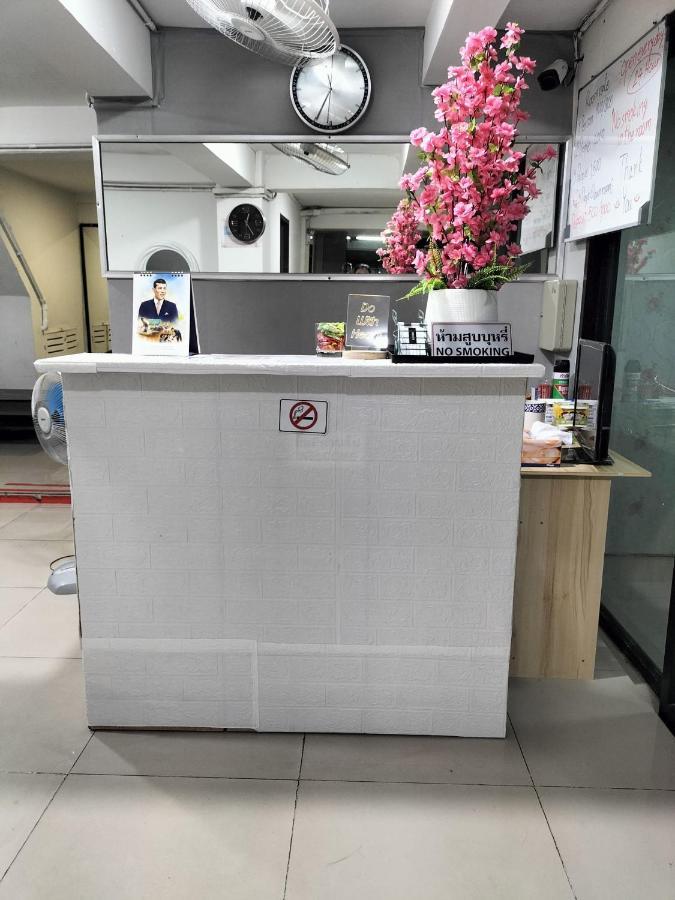 Uno Inn Bangkok Exteriör bild