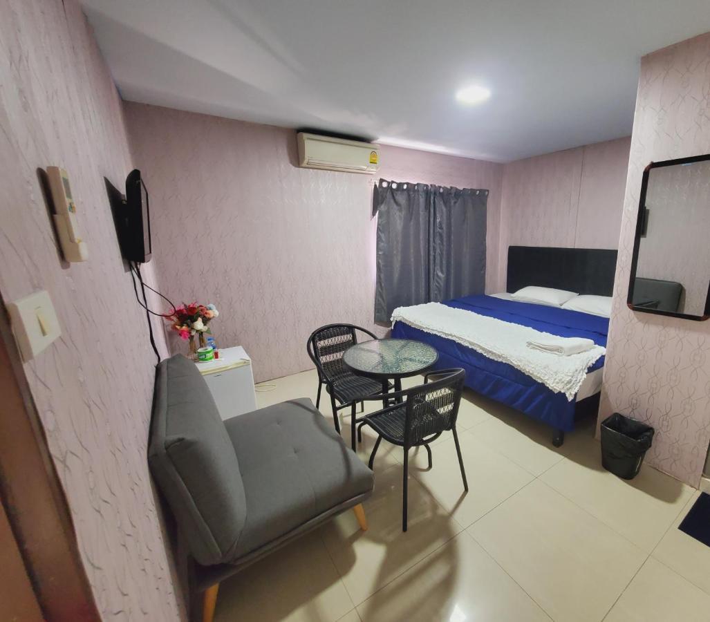 Uno Inn Bangkok Exteriör bild