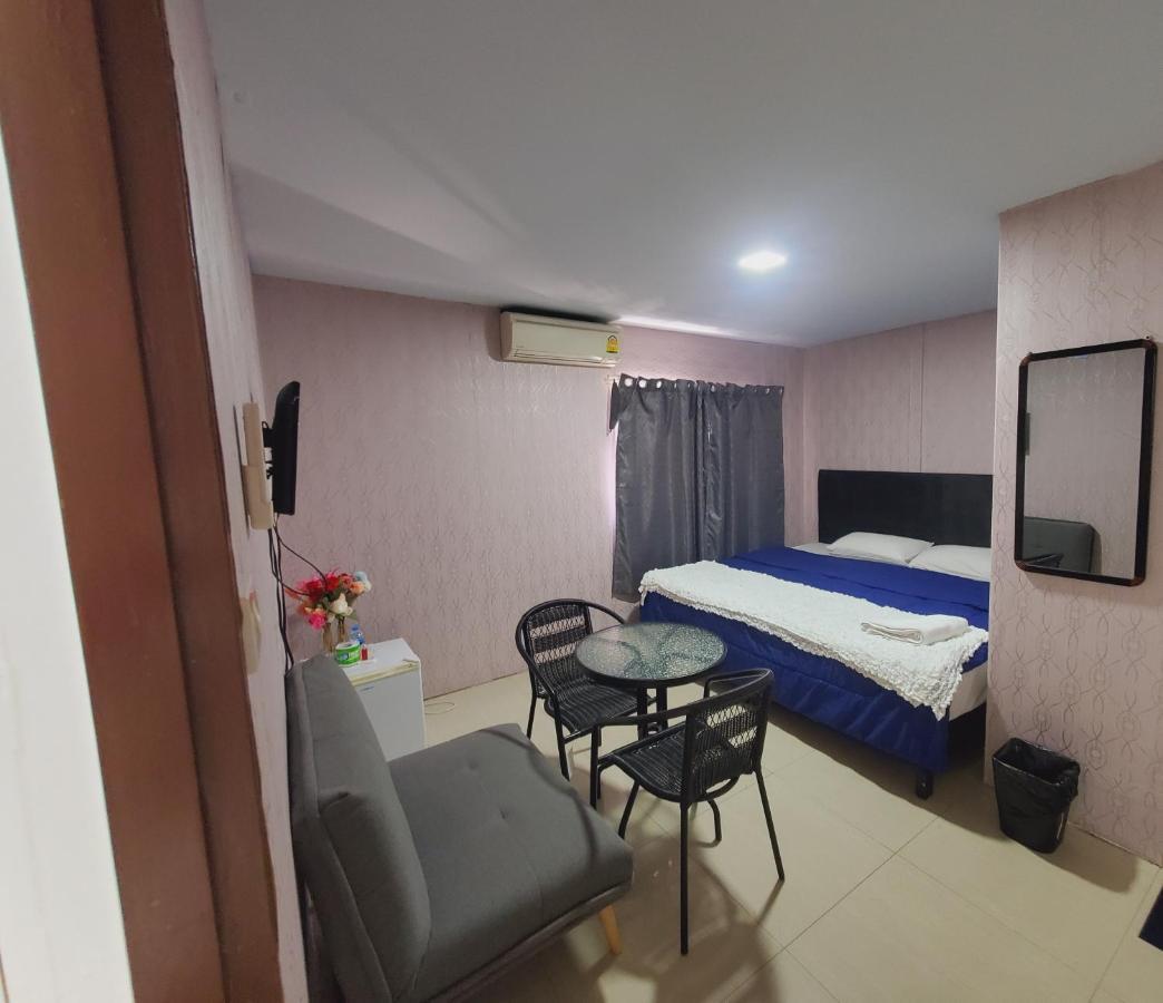 Uno Inn Bangkok Exteriör bild